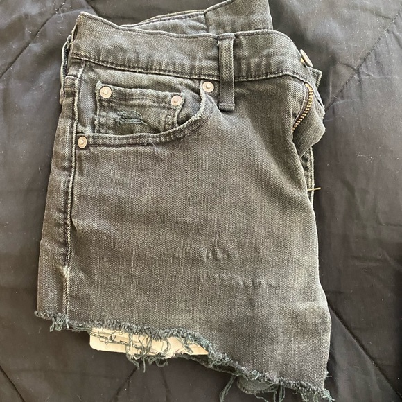 Vintage Levi’s 511 Black distressed jean shorts - Picture 10 of 14